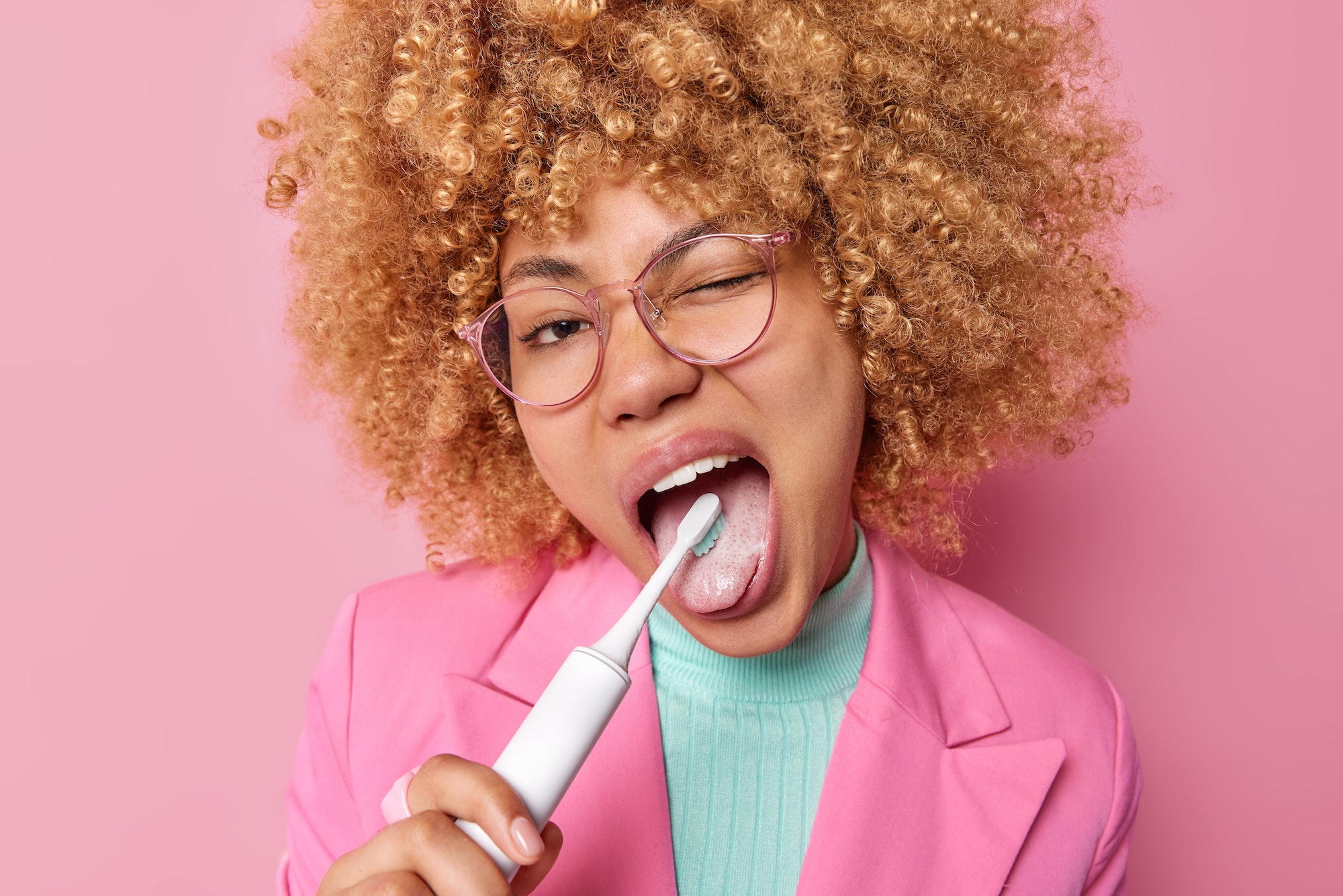 Why Brushing Your Tongue Is Essential for a Healthy Mouth: Instructions and Benefits